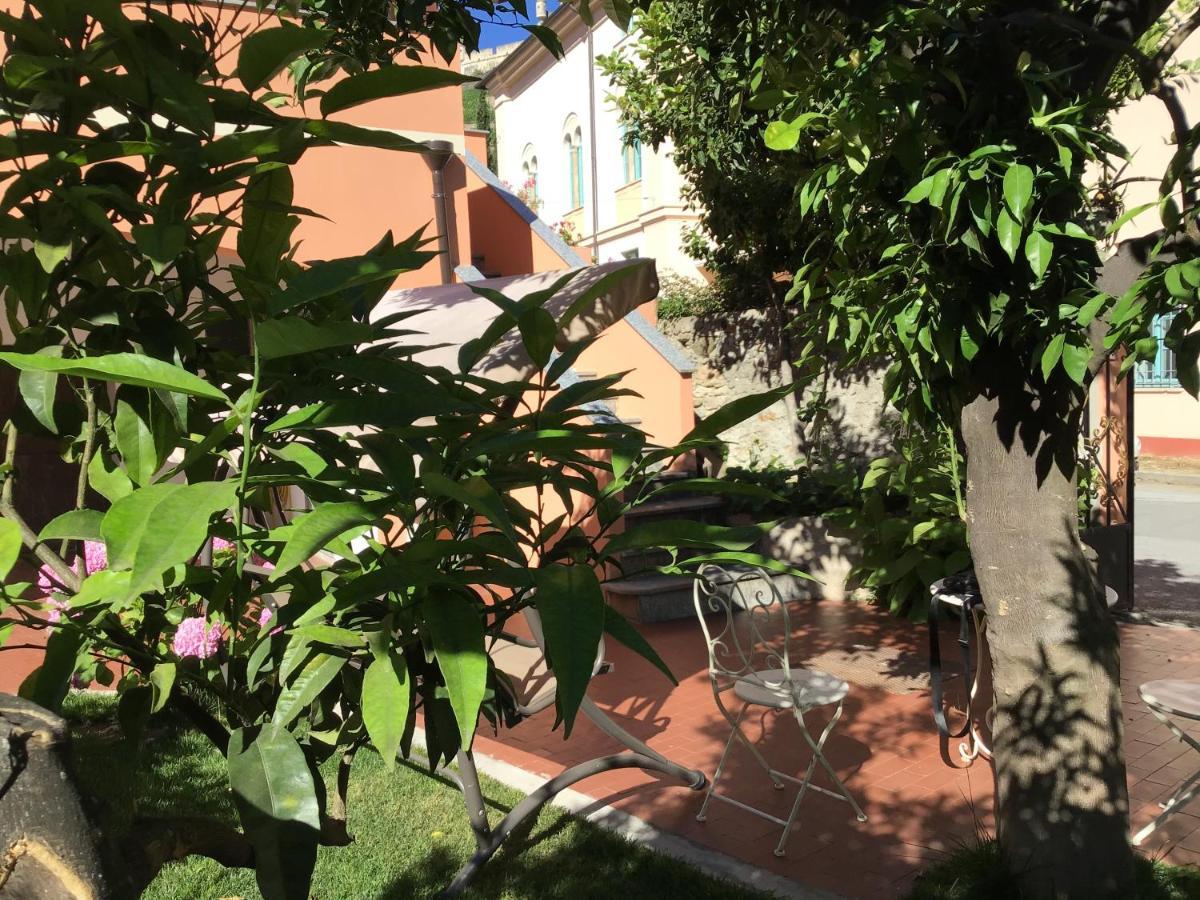 Casa Luigia Rooms Mtb In Finalborgo Bike Room Tour Ebike Trekking Finale Ligure Exterior photo